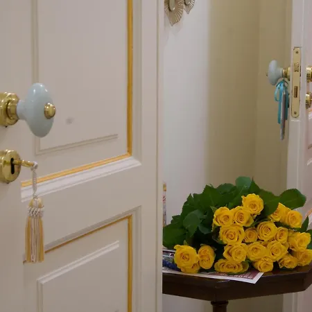 לינה וארוחת בוקר Domus Aurea 3*