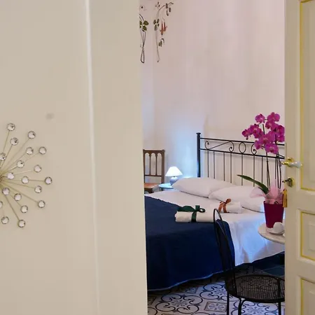 Domus Aurea Bed & Breakfast *