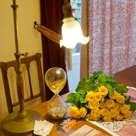 לינה וארוחת בוקר Domus Aurea מונטאלבאנו אליקונה