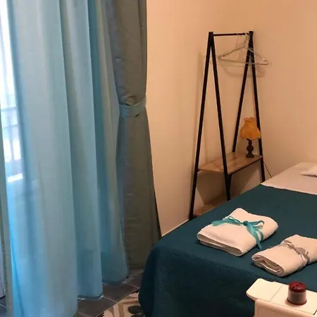 Domus Aurea Bed & Breakfast *